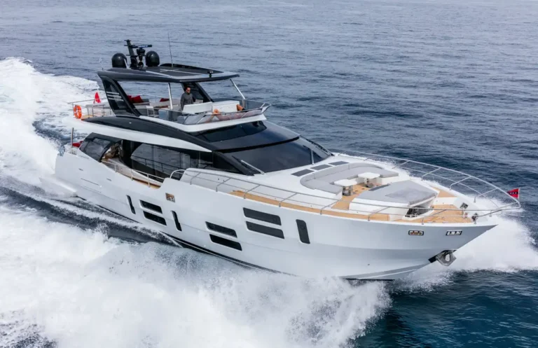 Yacht-Investments-Canados-808Max.webp